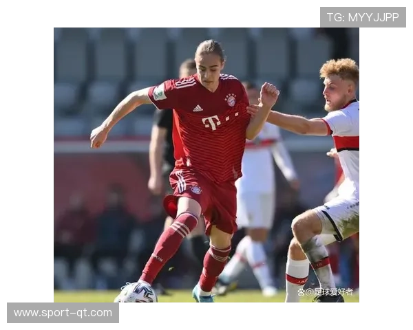 拜仁诺伊尔回归首发，关键扑救稳住防线